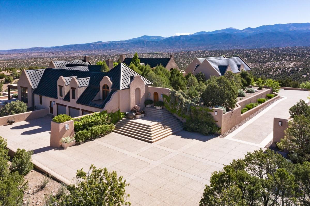 12,316 Sq. Ft. Estate in Santa Fe, NM ($7,850,000)