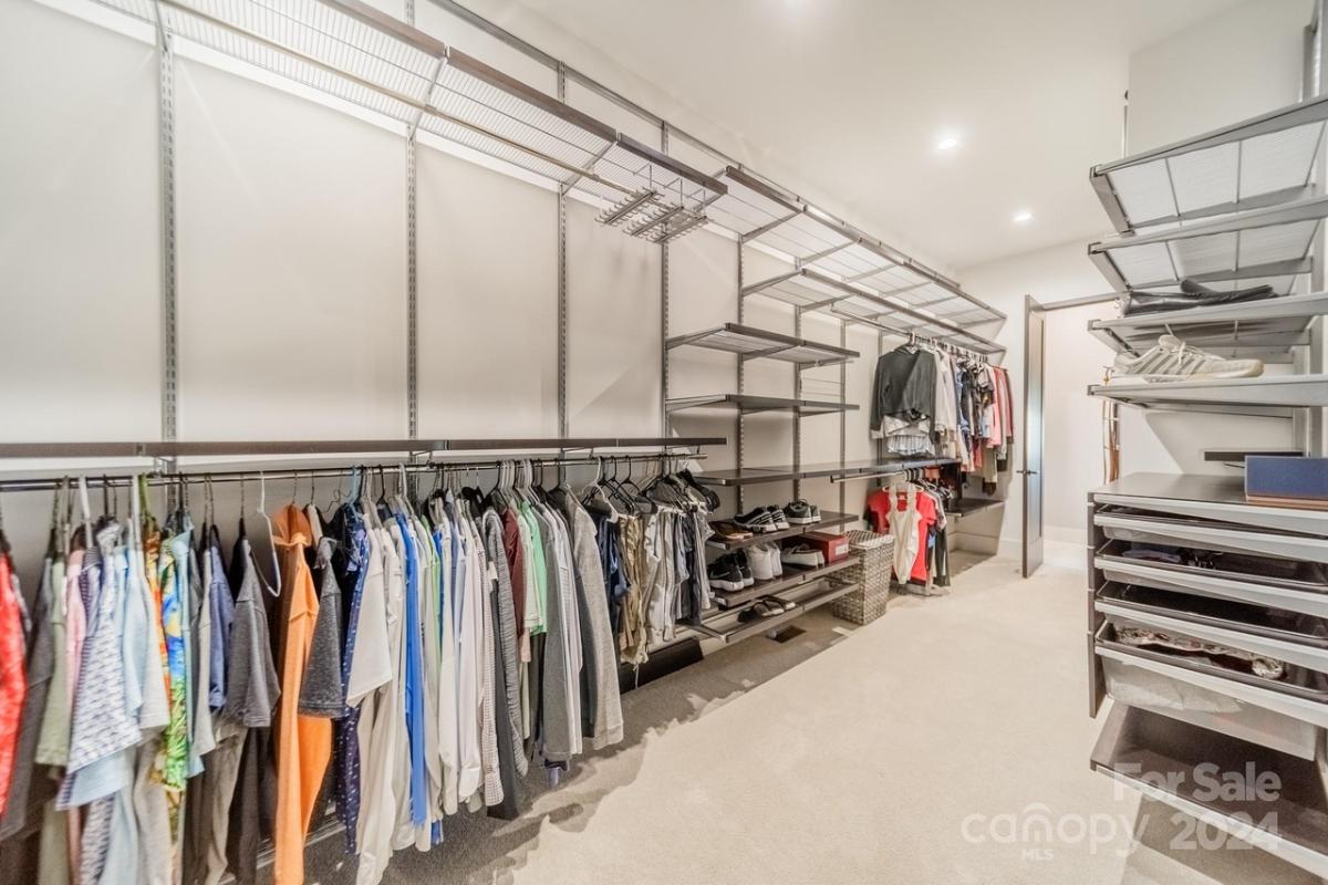 Walk-in closet