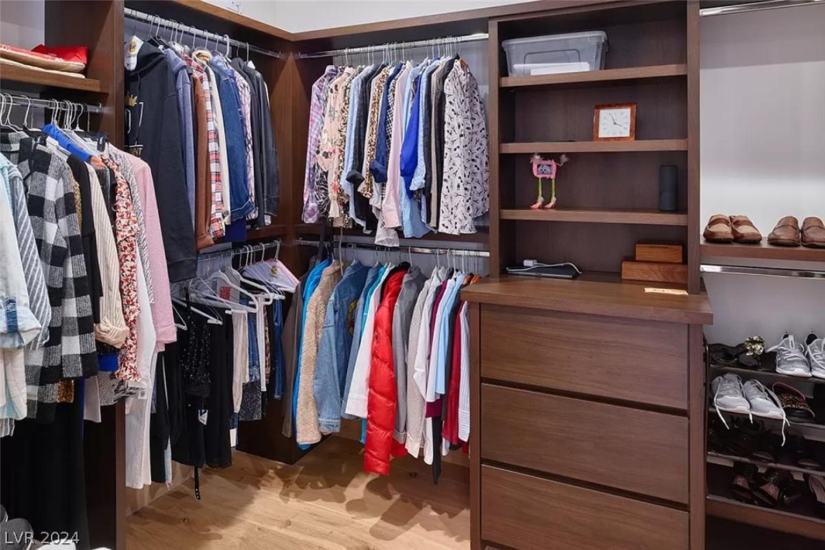 Walk-in closet