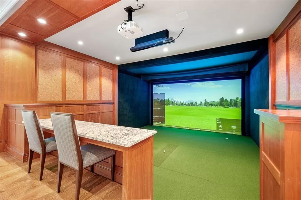 Golf simulator
