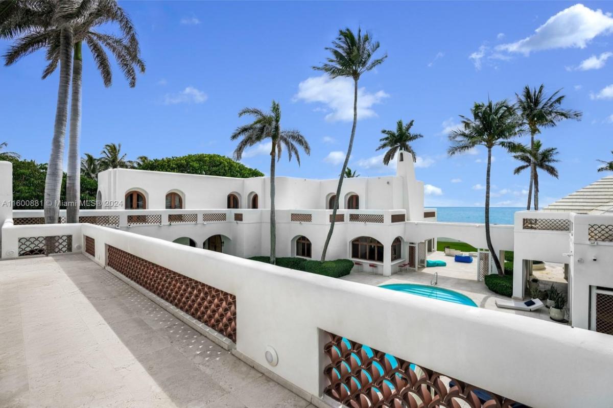 Balcony overlooking the ocean.