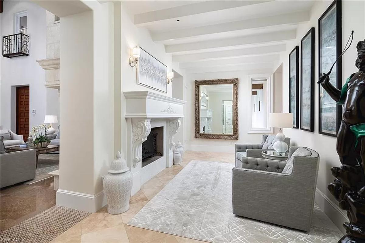 Sitting area with a fireplace.
