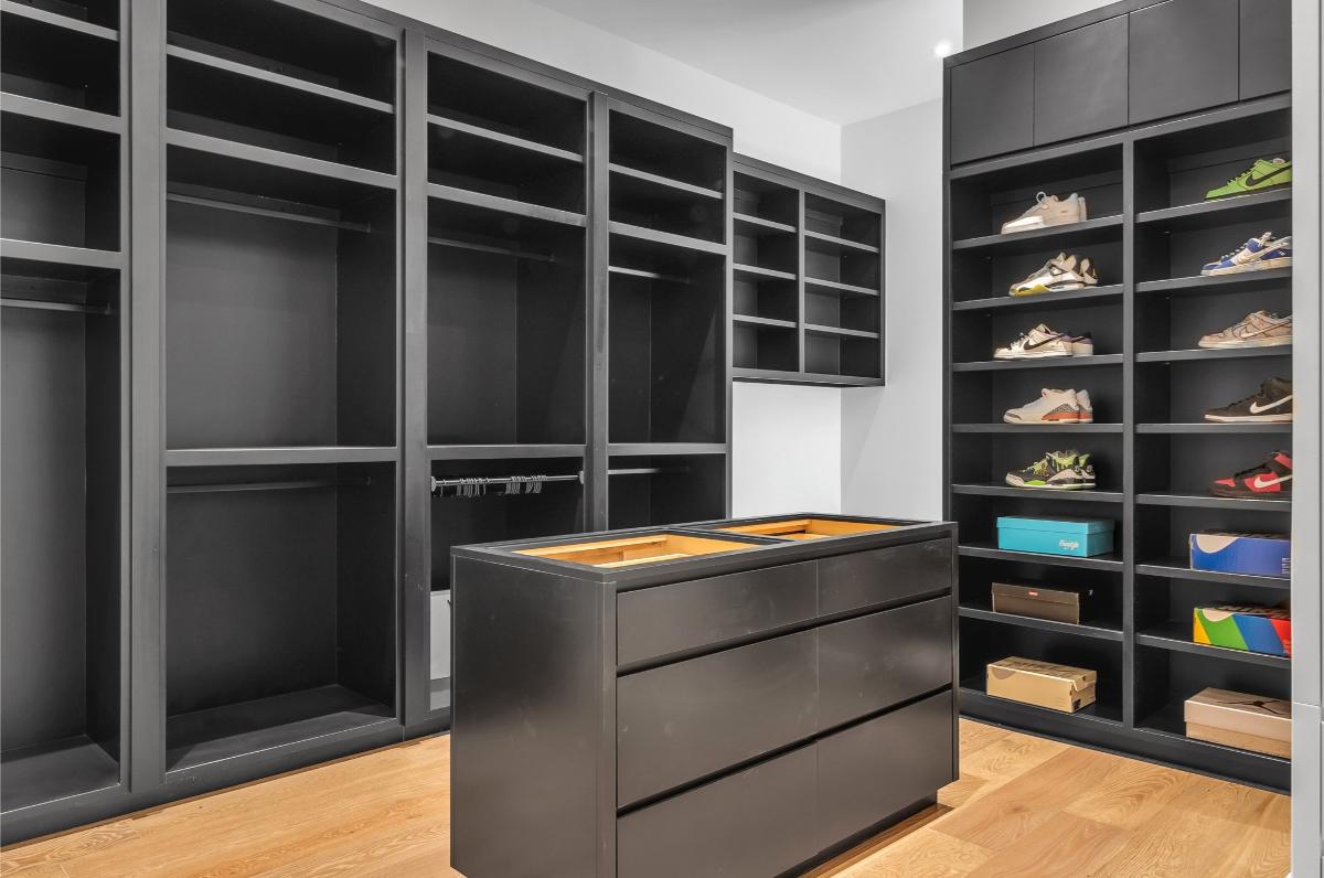 Walk-in closet