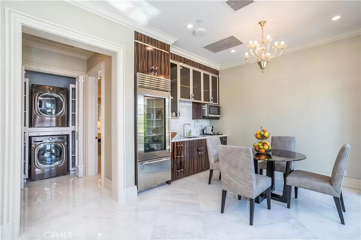 Dining room with a chandelier.