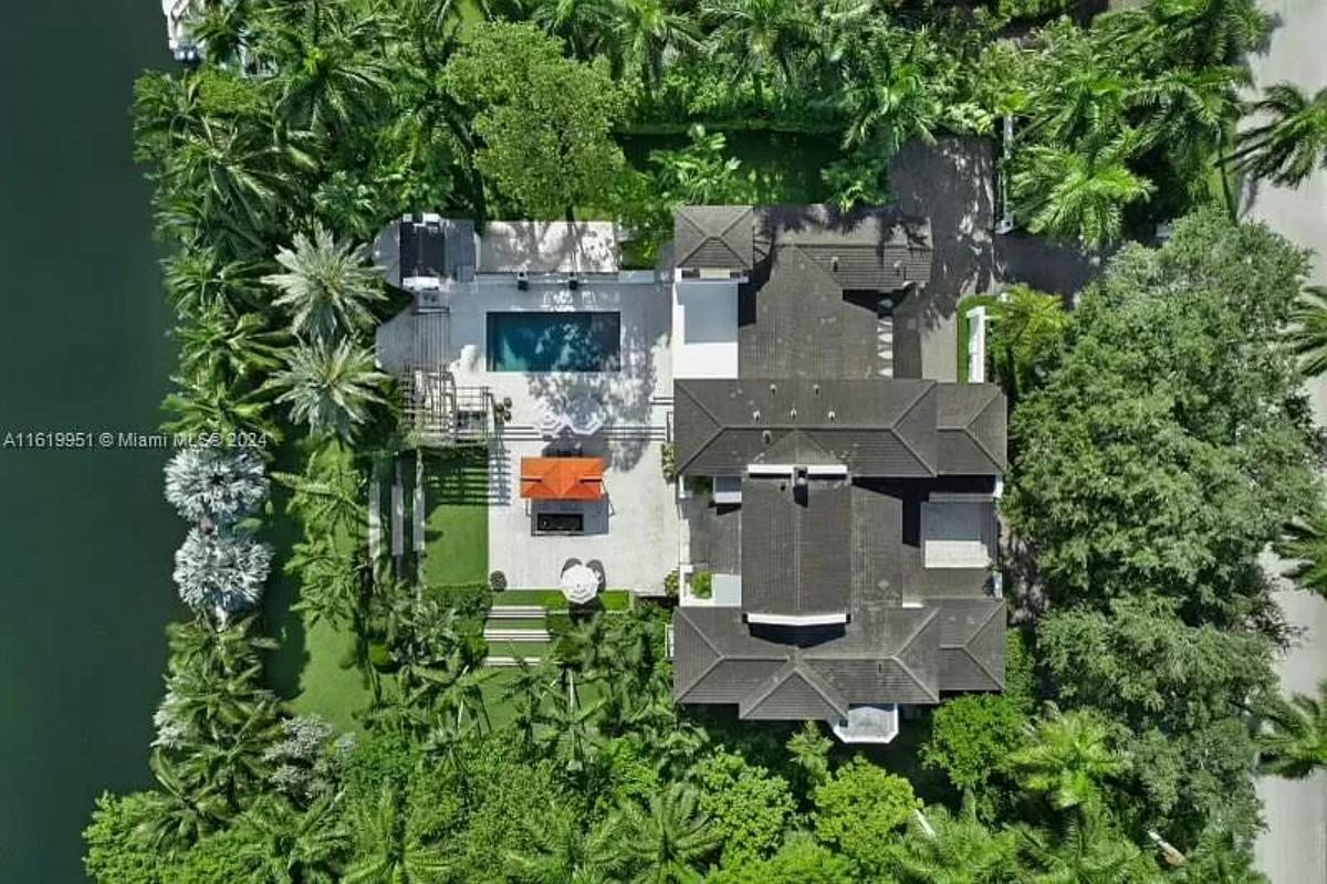 Aerial view of the mansion.