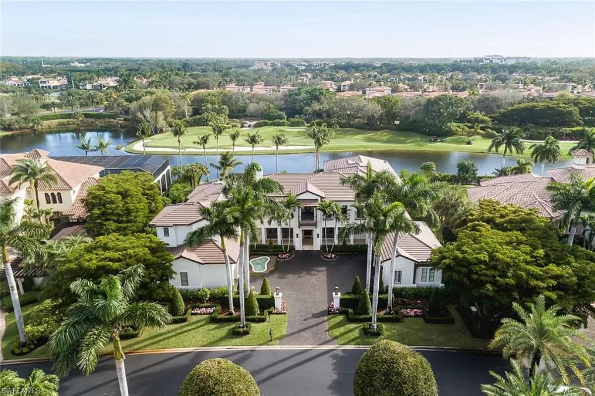 Aerial view of the mansion.