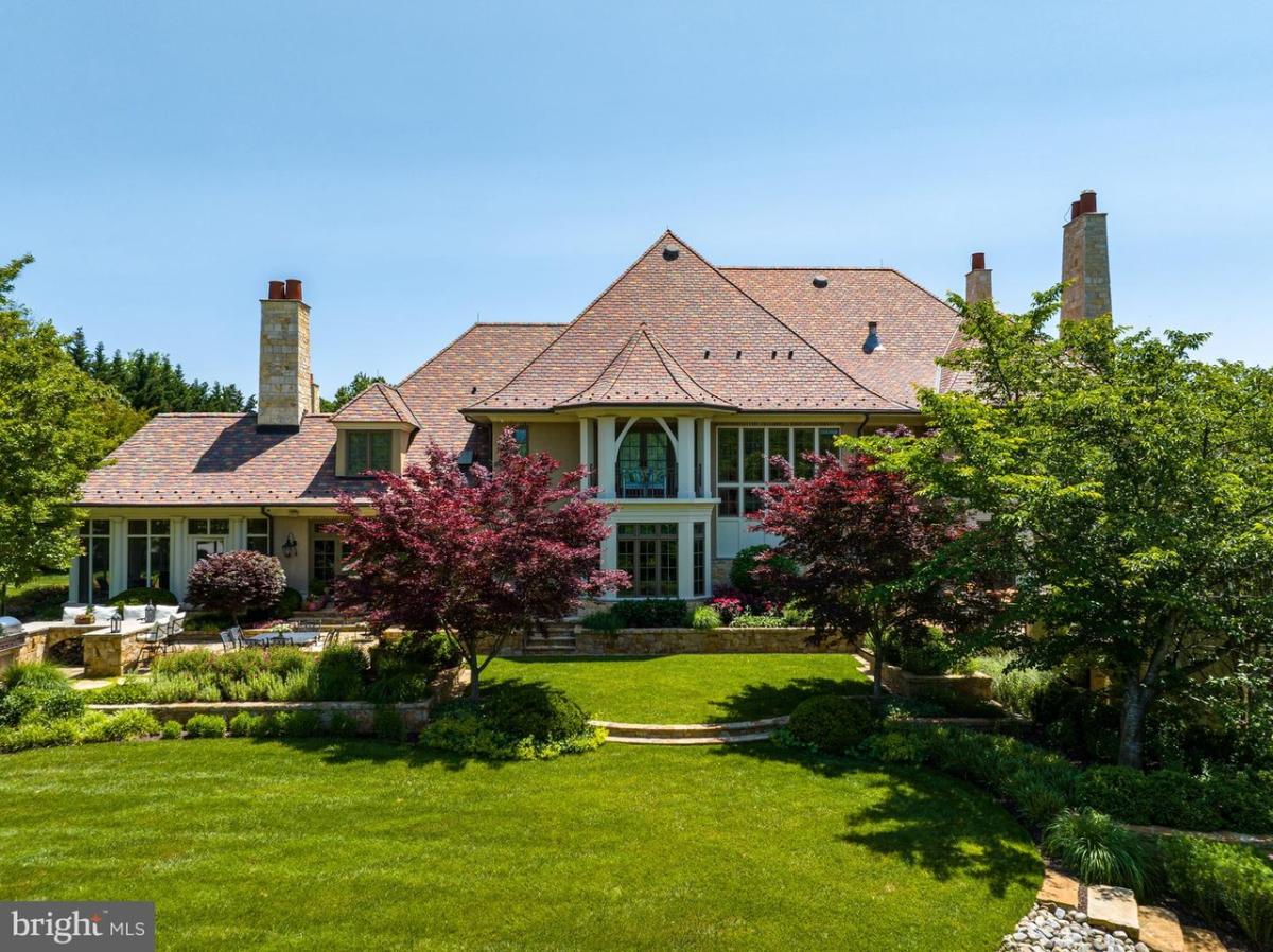 Rear view of the mansion.