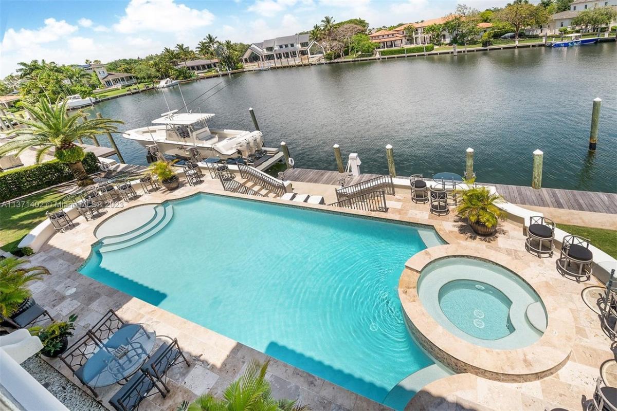 Pool with a jacuzzi.