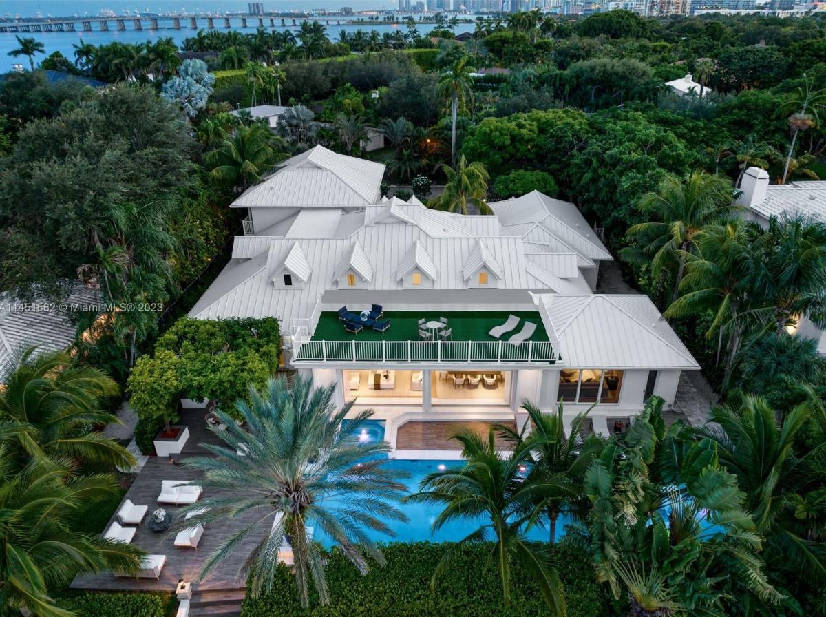Aerial view of the mansion.