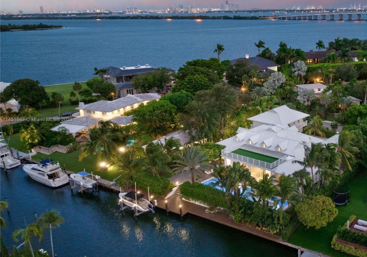 Aerial view of the mansion.
