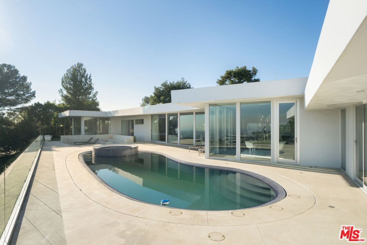 4,376 Sq. Ft. Property in Beverly Hills, CA ($13,980,000)