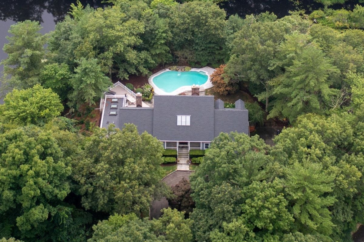 The aerial view of the property.