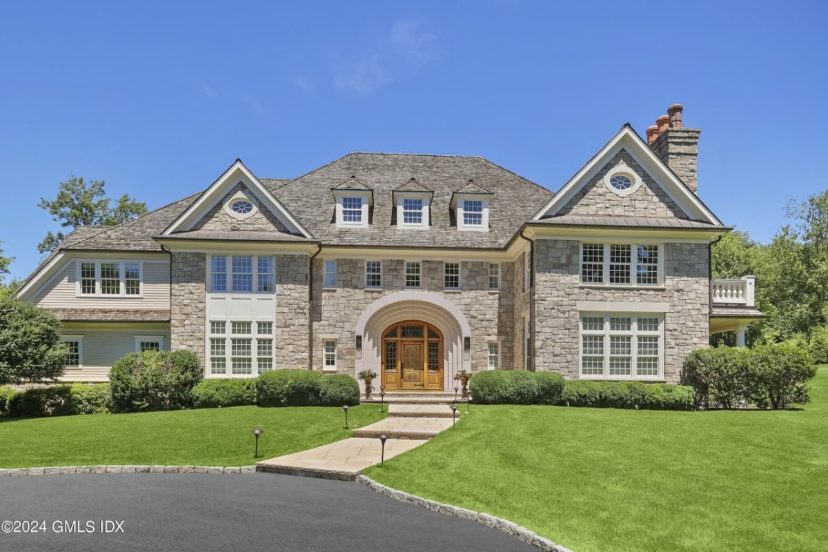 The front view of the property.