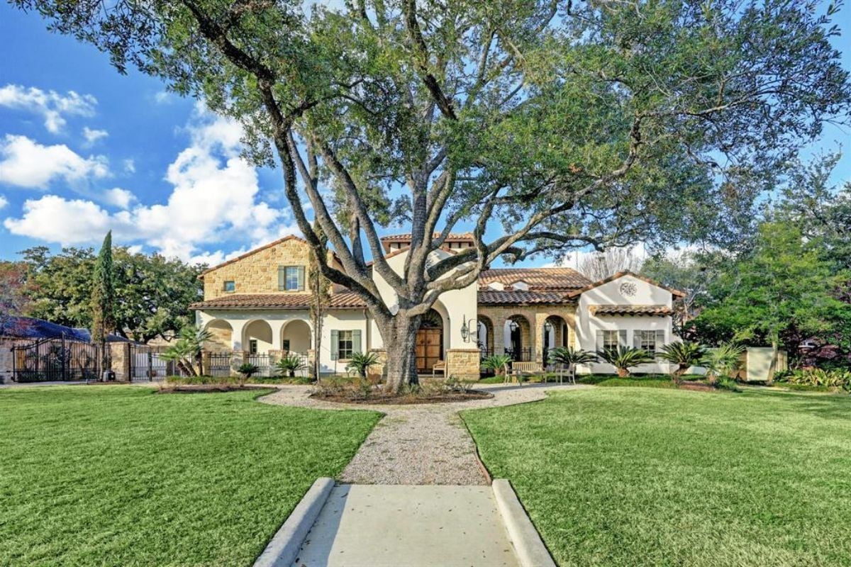 The front view of the property.