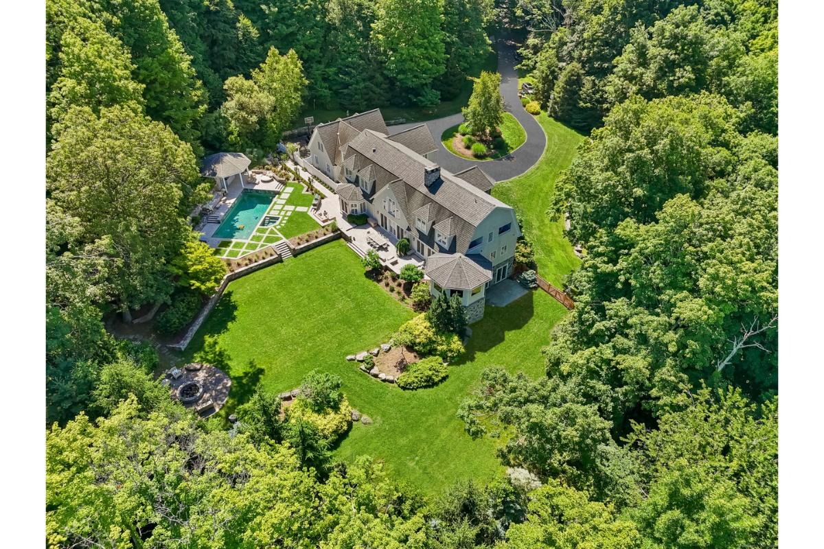 7-Bedroom Mansion 