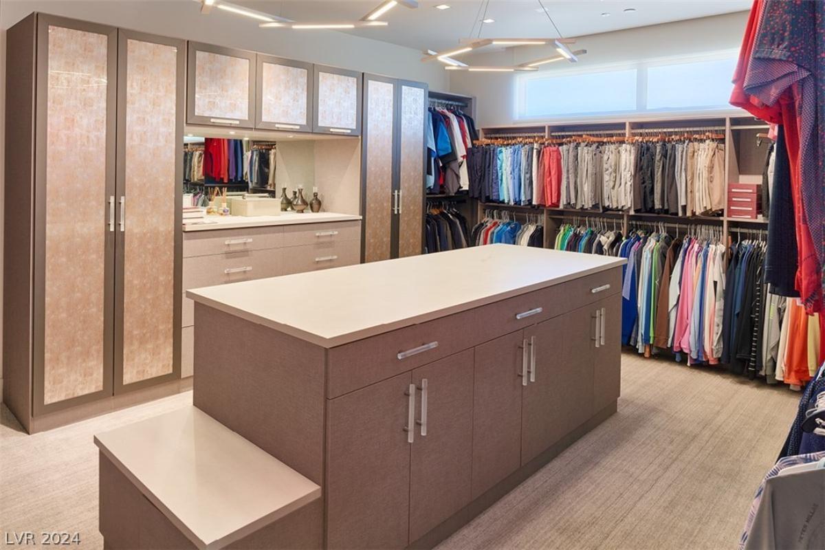 Walk-in closet