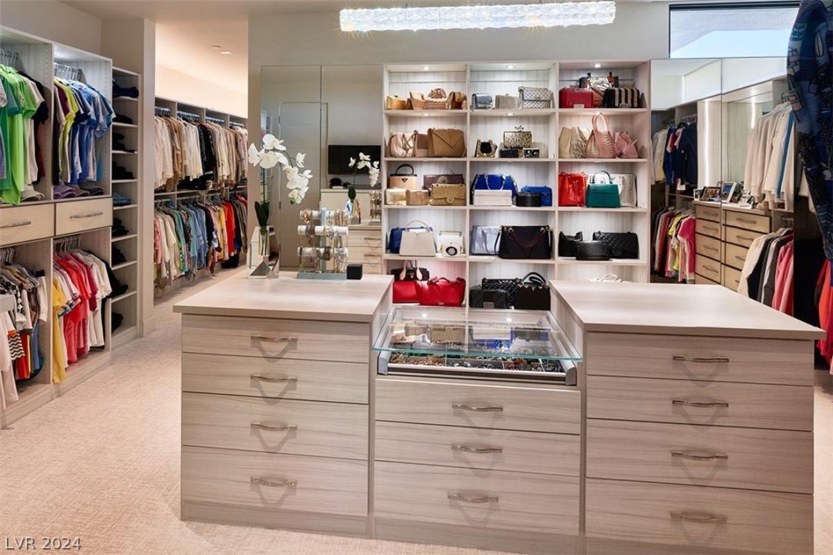 Walk-in closet