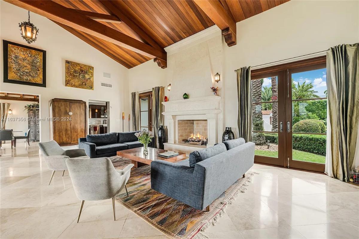 Living room with a fireplace.