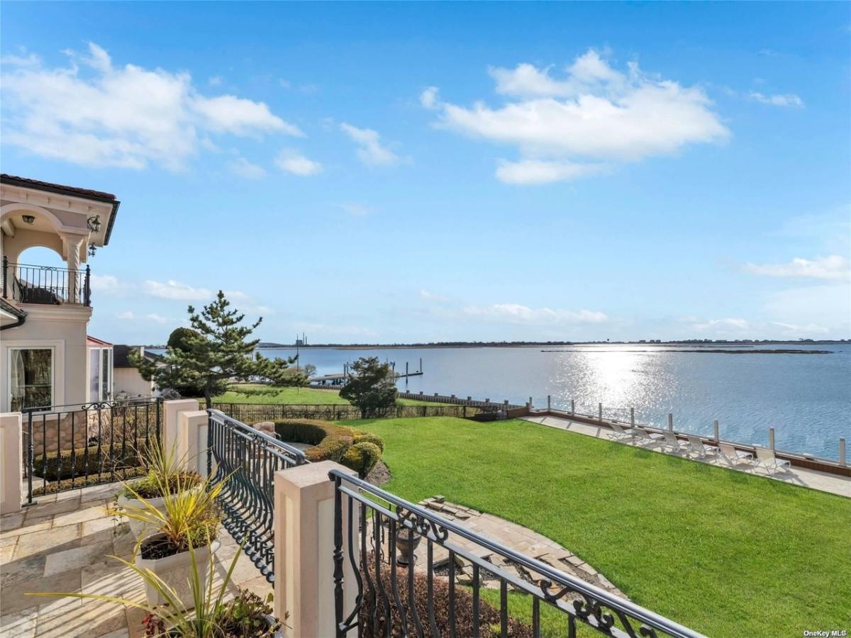 Balcony with waterfront views.
