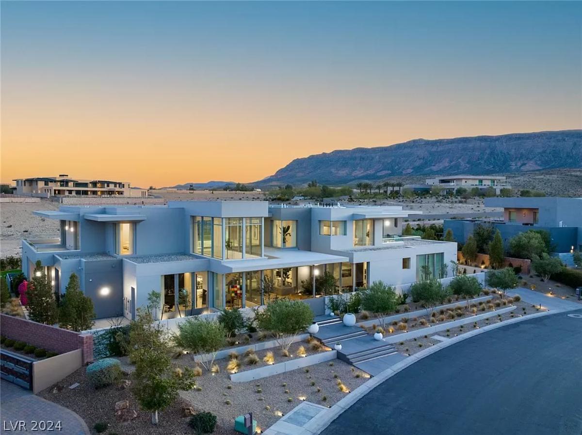 Aerial view of the mansion.