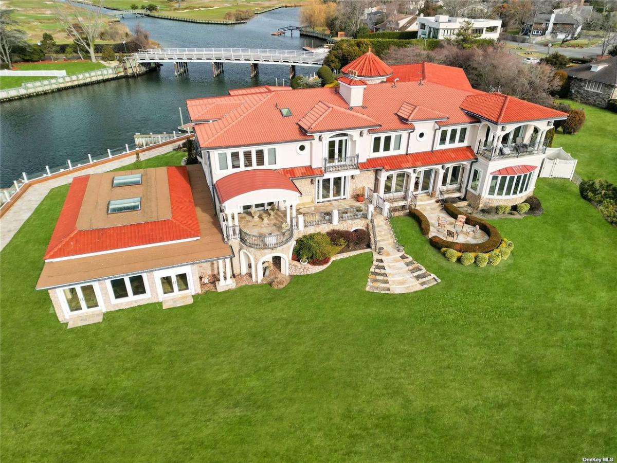 Aerial rear view of the mansion.
