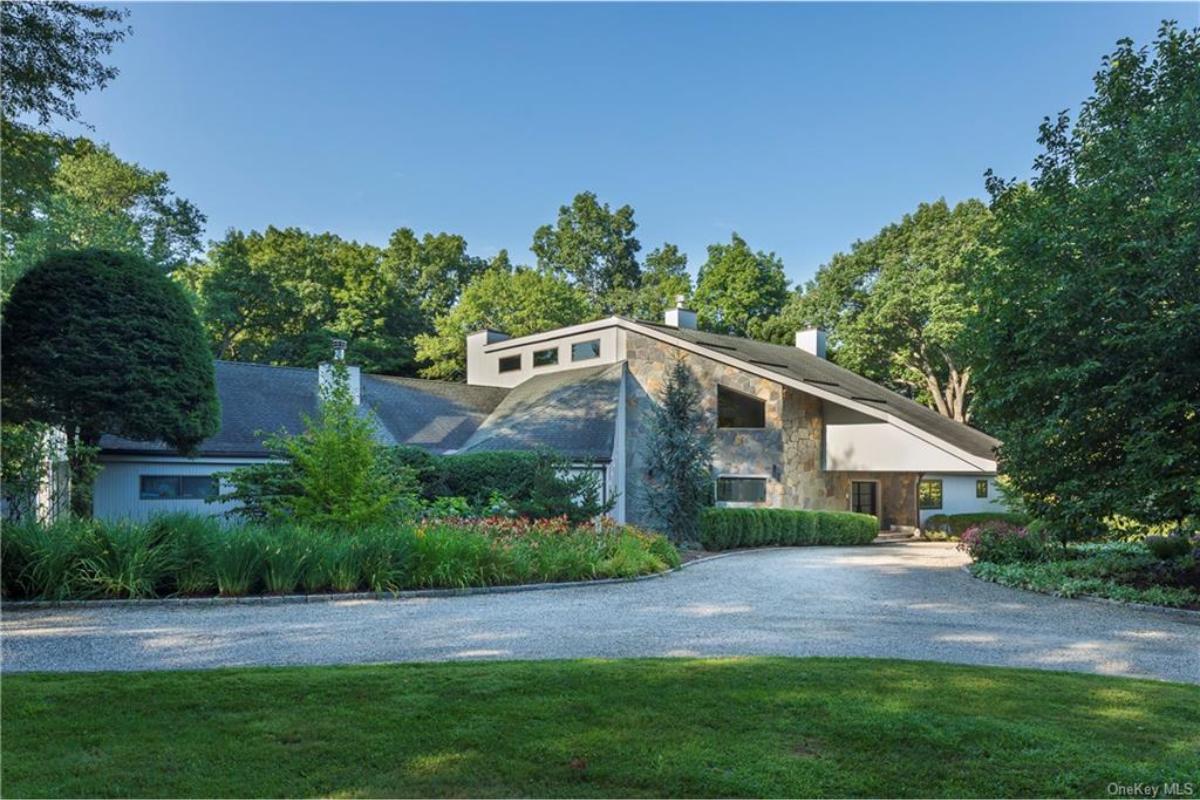 4-Bedroom Mansion 
