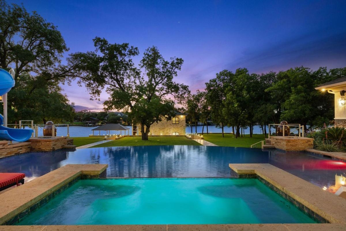 Pool overlooking the river.