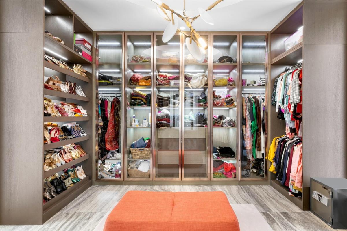 Walk-in closet