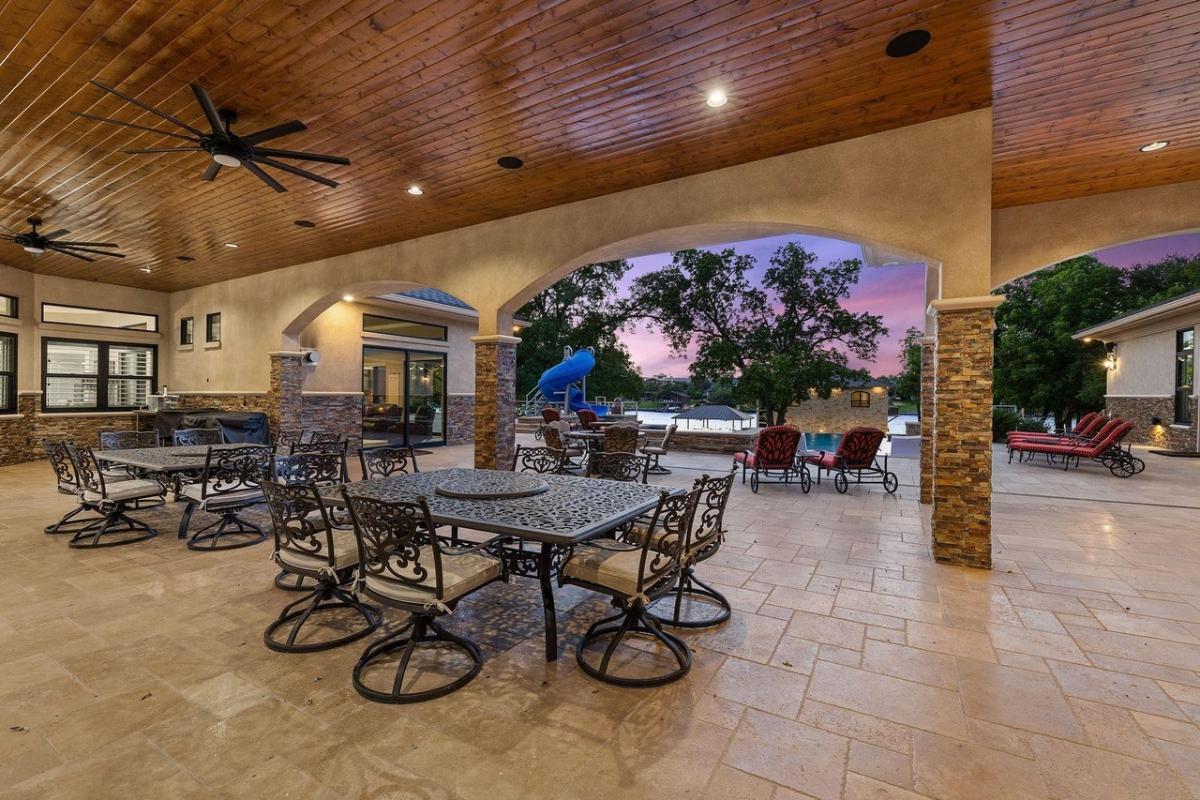 Outdoor dining area