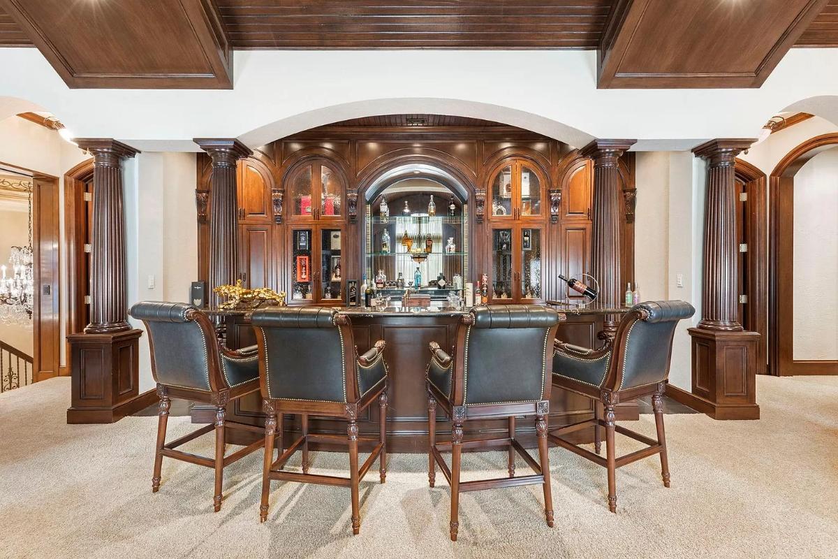 Recreational room with a bar.