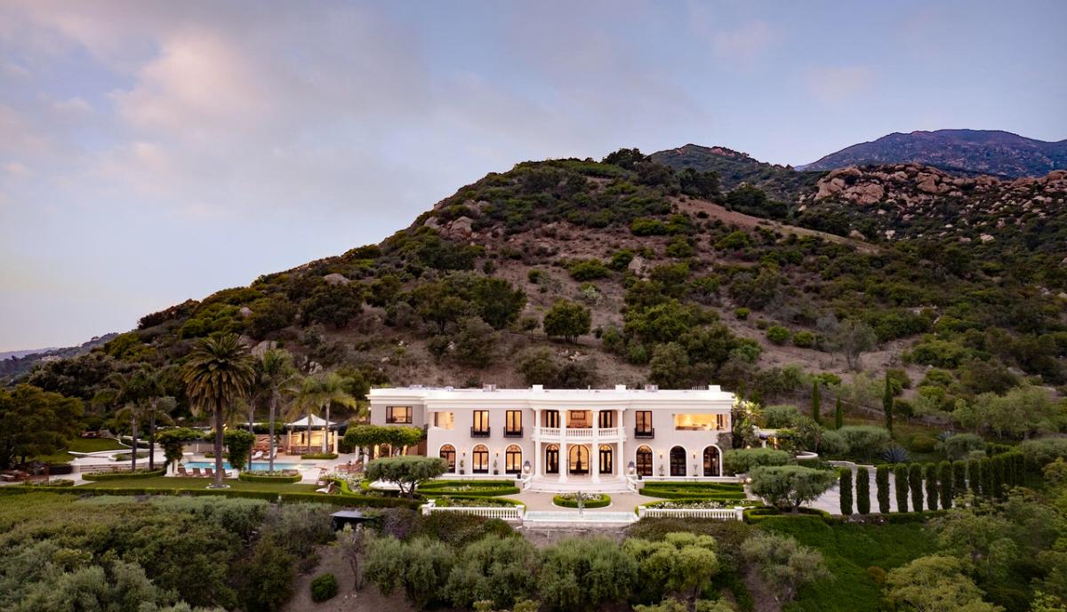 Aerial view of the mansion.