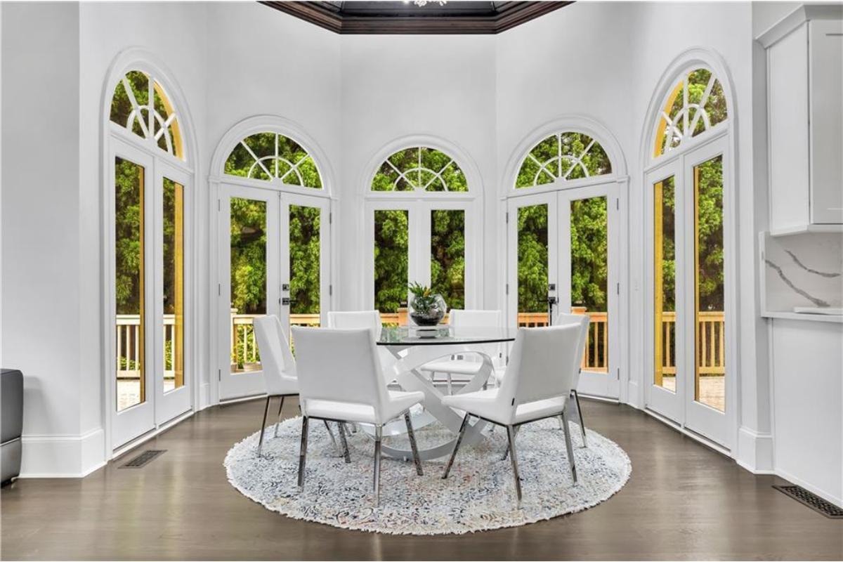 Breakfast nook