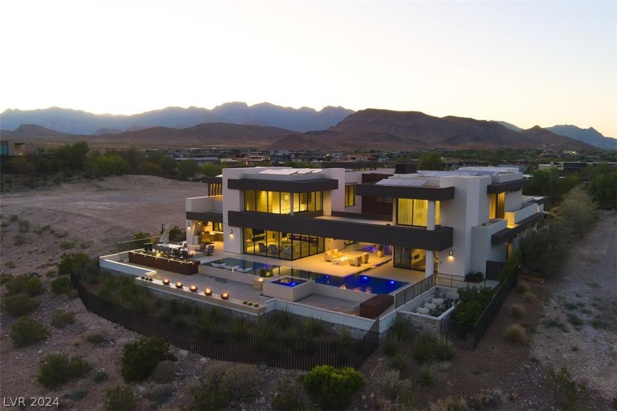 Aerial view of the mansion.