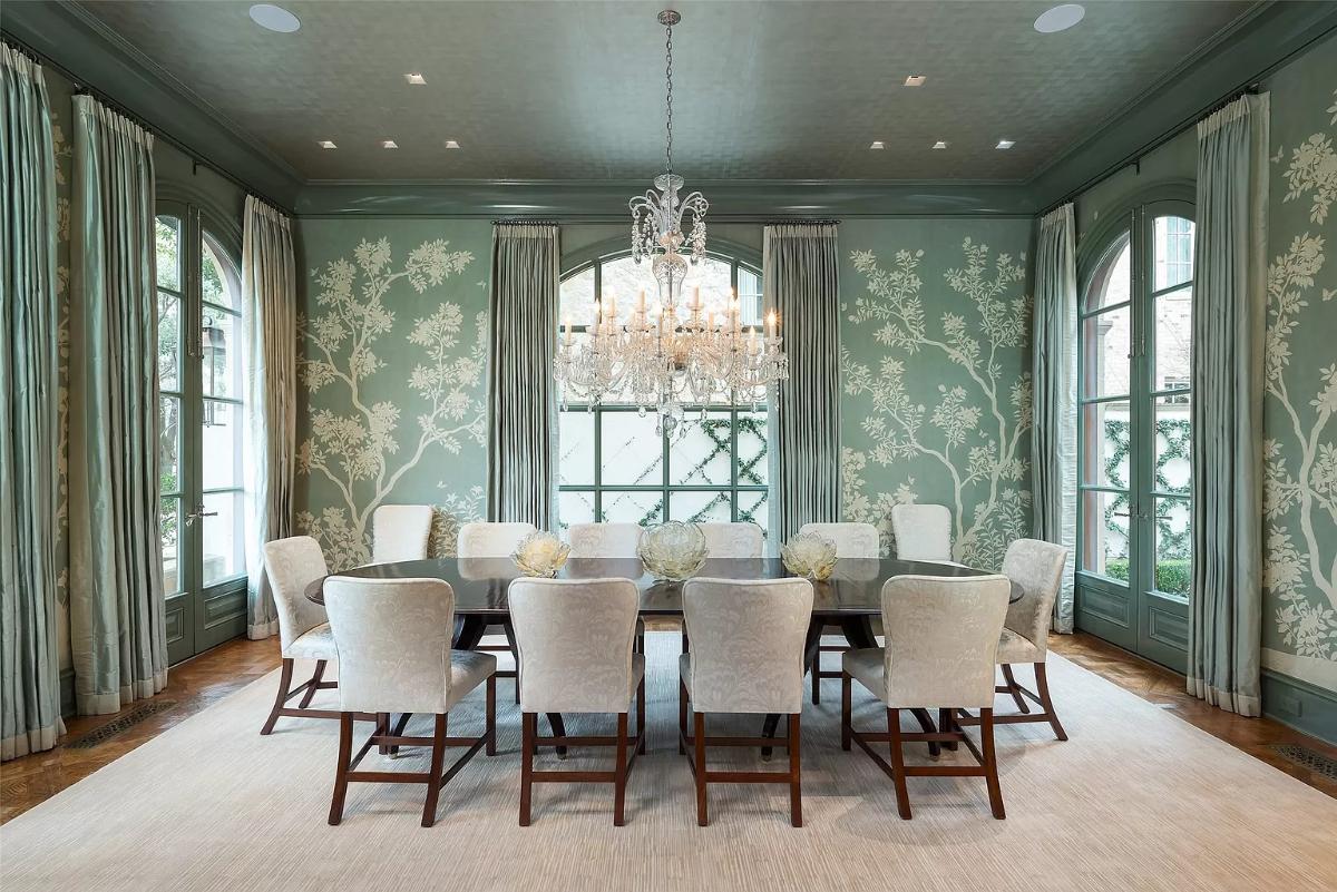 Dining room with a chandelier.