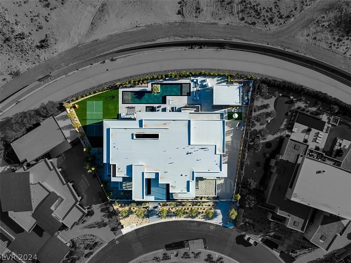 Aerial view of the mansion.