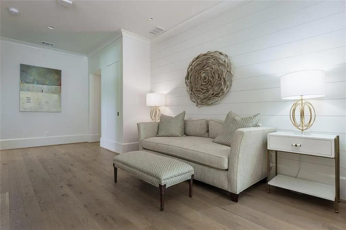 Sitting area with a couch.