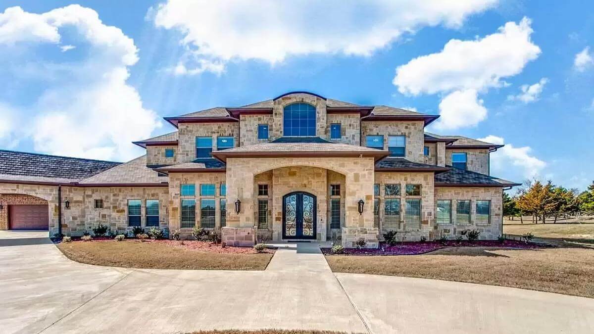 6-Bedroom Grand Hill Country Home with Wet Bar and Balcony (Floor Plan)