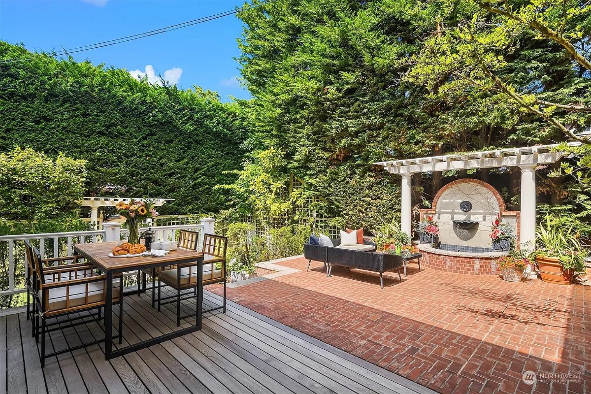 Outdoor dining area