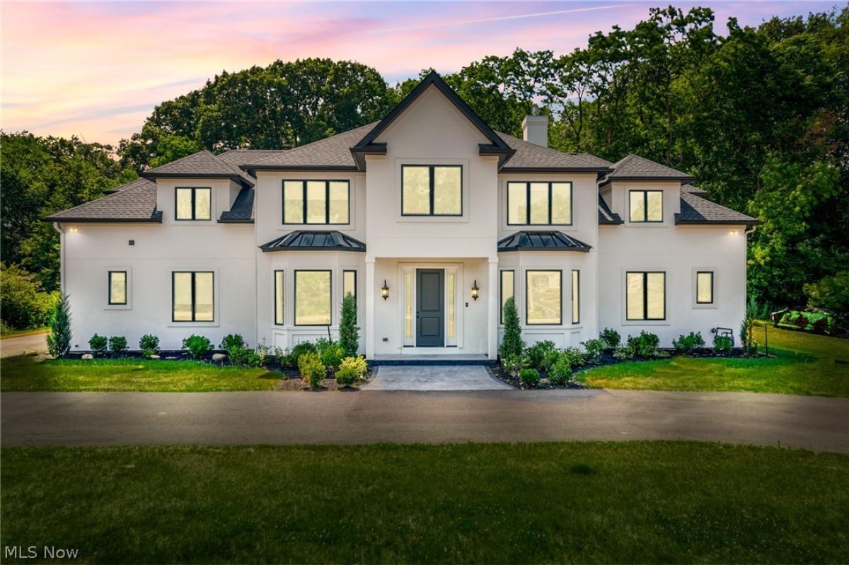 Front view of the house.