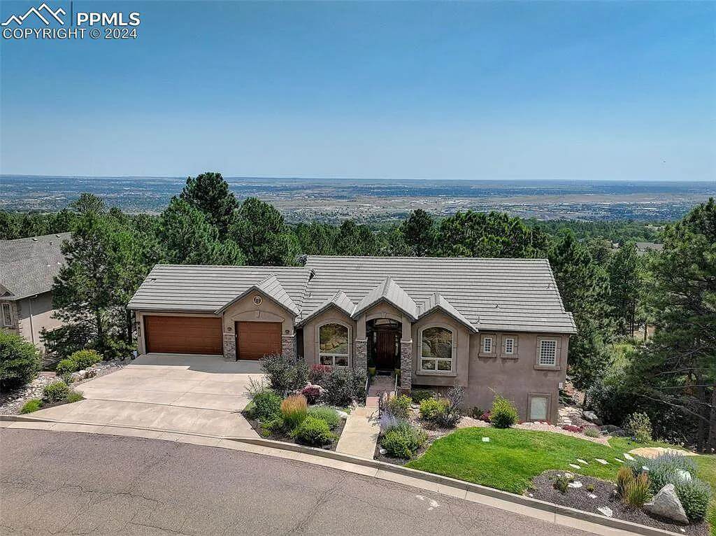 6-Bedroom Home (6,970 Sq. Ft. Floor Plan)