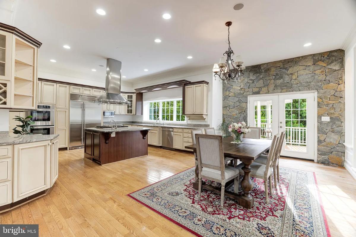 Kitchen with a breakfast nook.