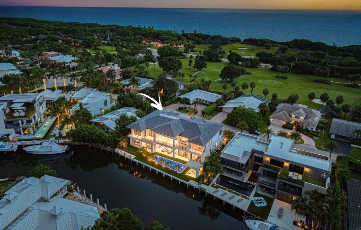 Aerial view of the mansion.