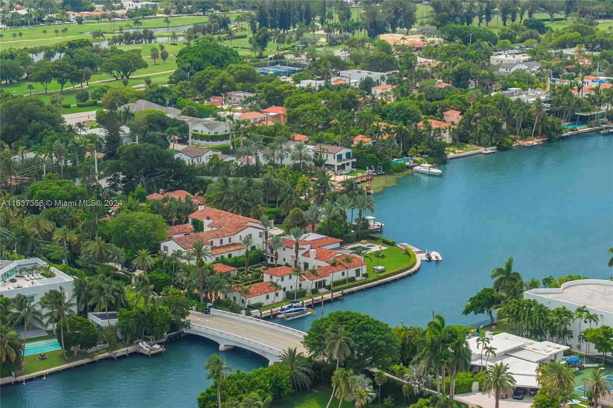 Aerial view of the mansion.