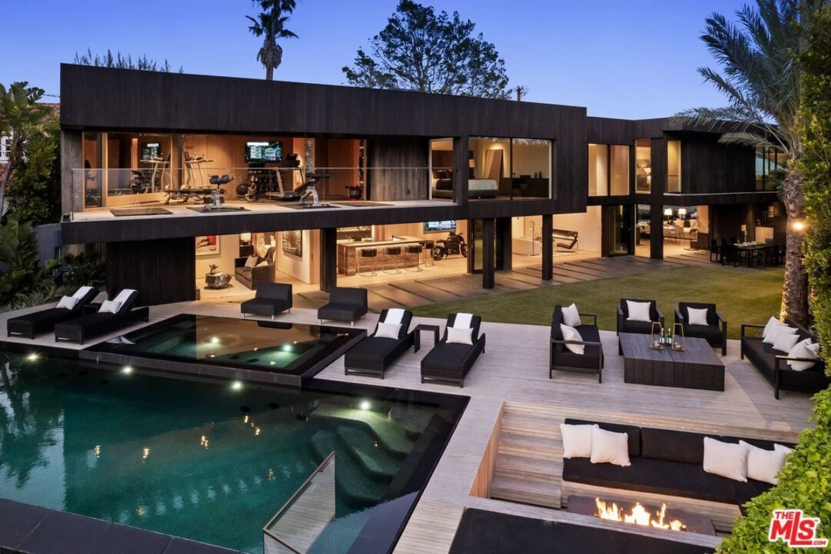 7,321 Sq. Ft. Property in Beverly Hills, CA ($18,999,000)