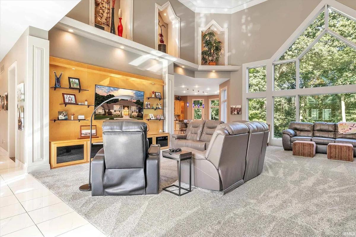 Living room with reclining chairs.