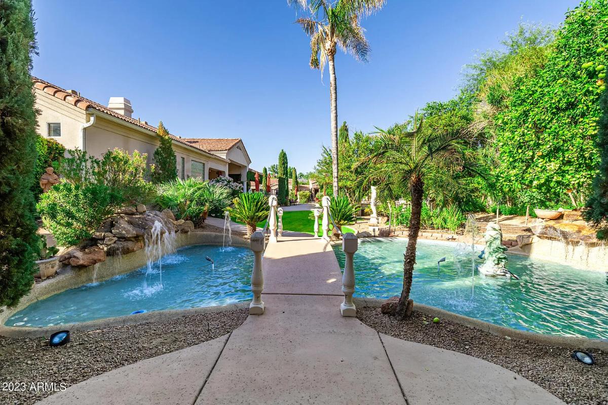Pond with fountains.