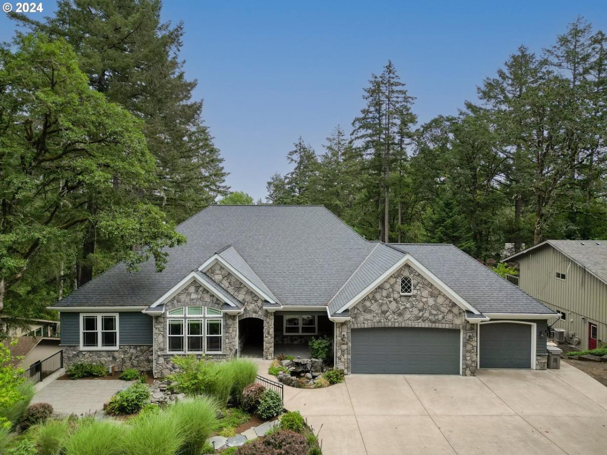 Front view of the house.