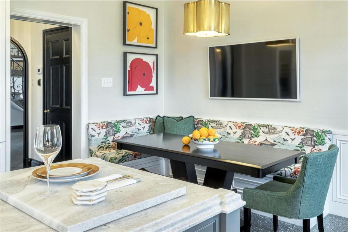 Breakfast nook