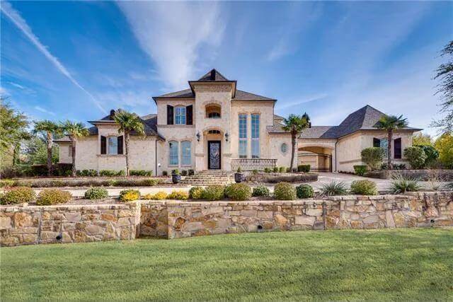 5-Bedroom Traditional Style Hertfordshire Home with Bonus Room and Split Garage Layout (Floor Plan)
