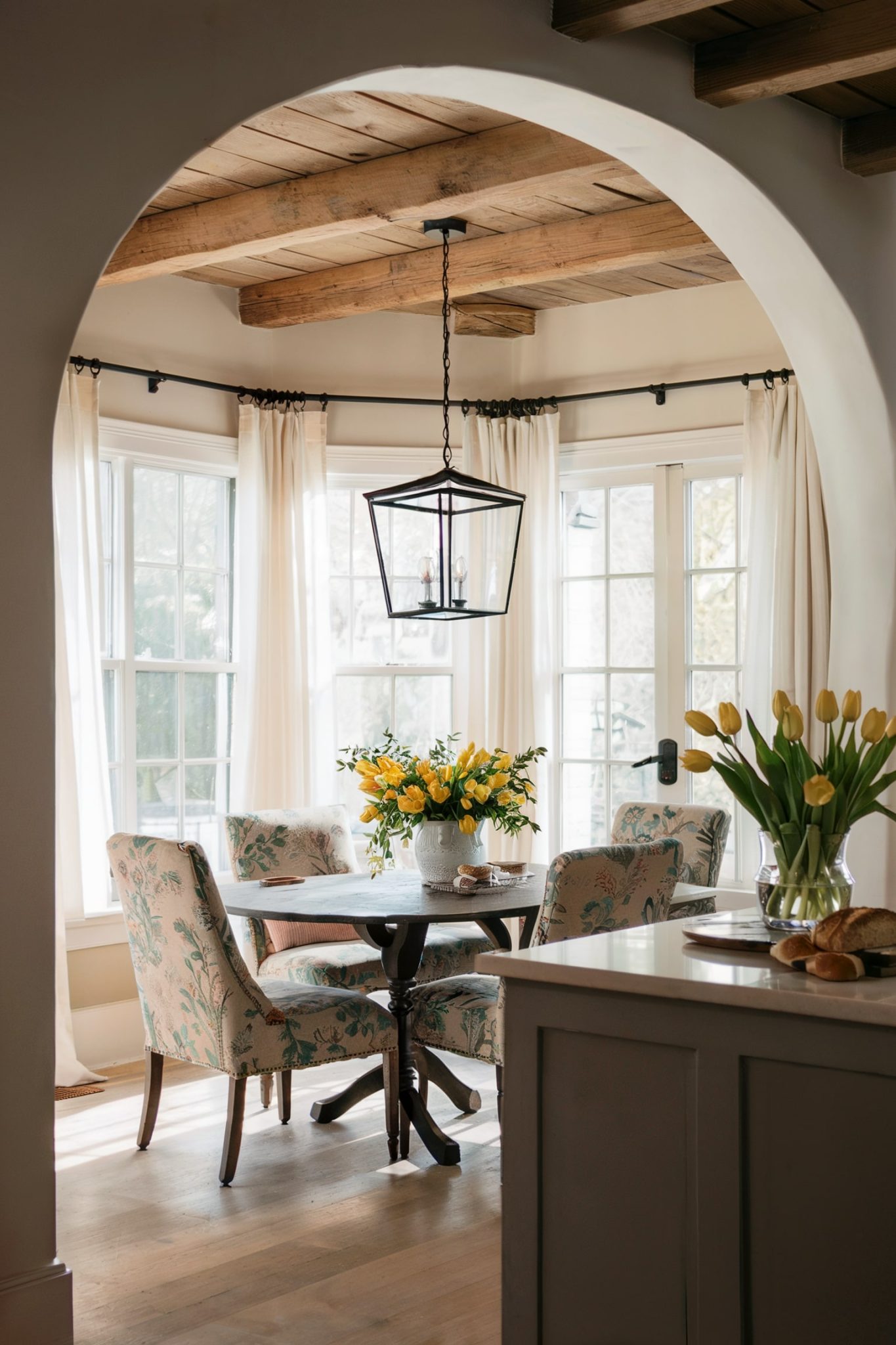 What’s Your Favorite Kitchen Nook Style? Check Out these 22 Styles